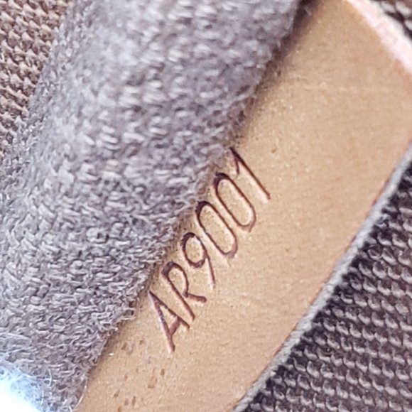 Louis Vuitton Saumur 35 Monogram Crossbody Bag - Picture 12 of 15